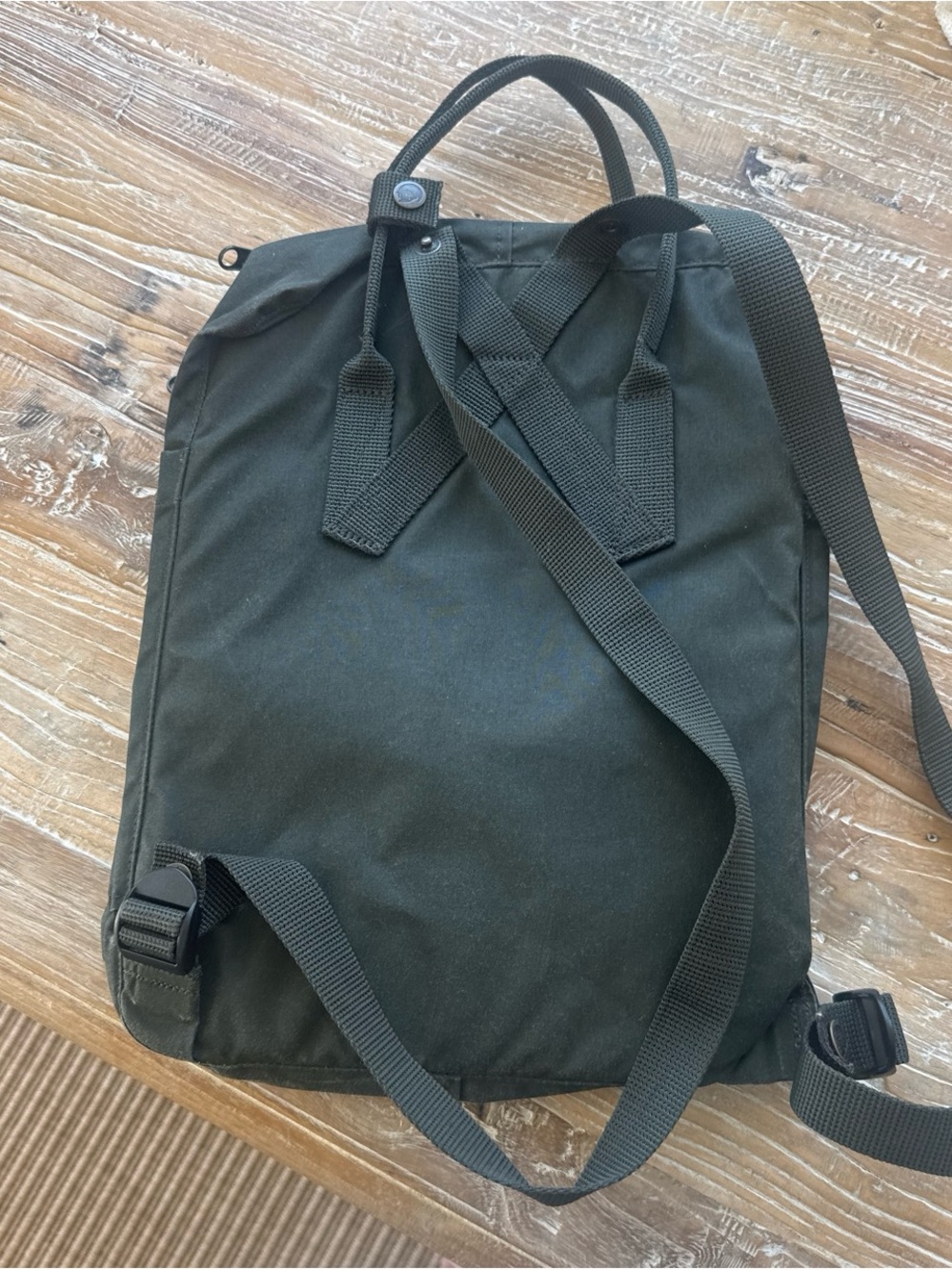 Fjallraven Kanken backpack in black with red logo - Picture 2 of 2